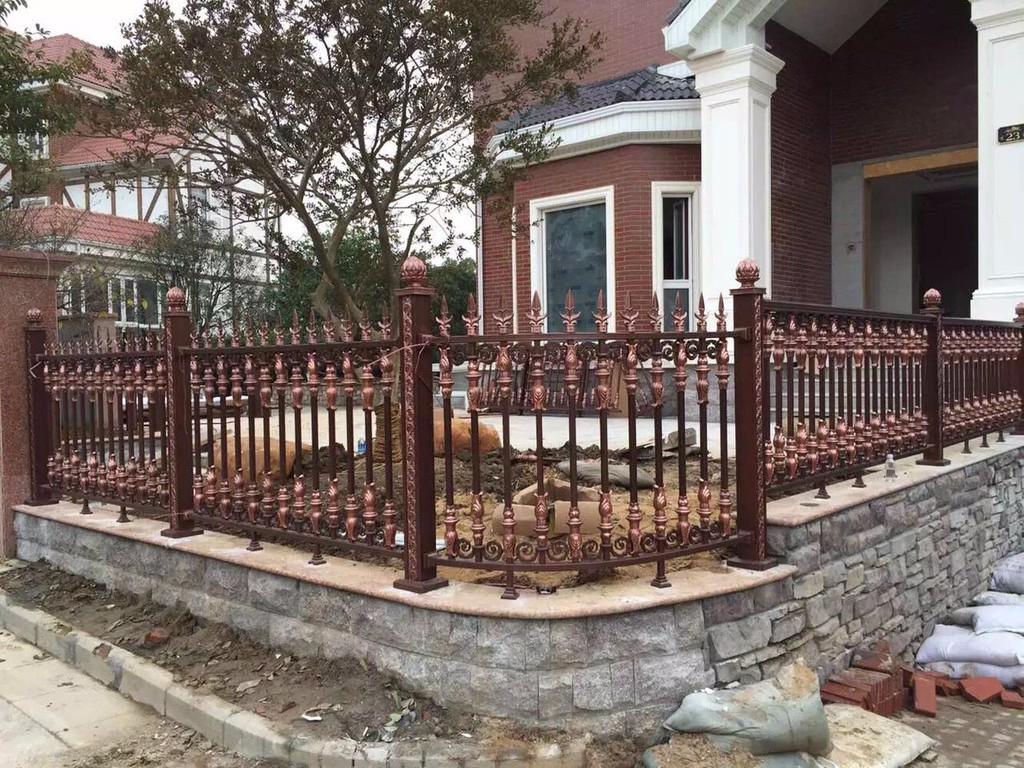 鋁藝圍墻護(hù)欄.jpg