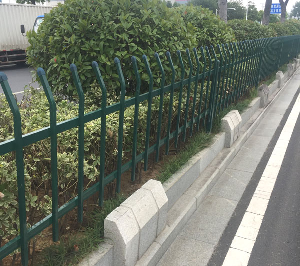 草坪護(hù)欄