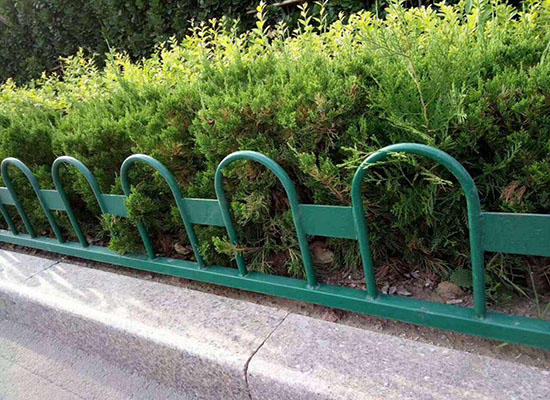草坪護欄